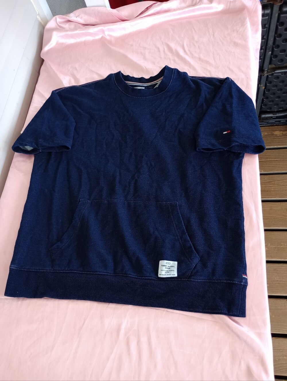 Tommy Hilfiger Denim Wear Out Short Sleeve Sweatshirt Oversize Pocket L.